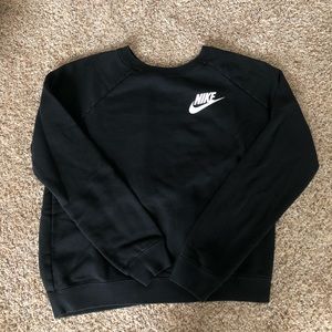nike pullover sweatshirt